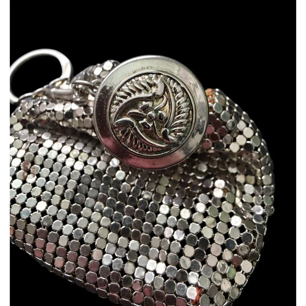 Vintage Silver Mesh Expandable Accordion Opening Keychain Chatelaine Coin Purse - Picture 3 of 7